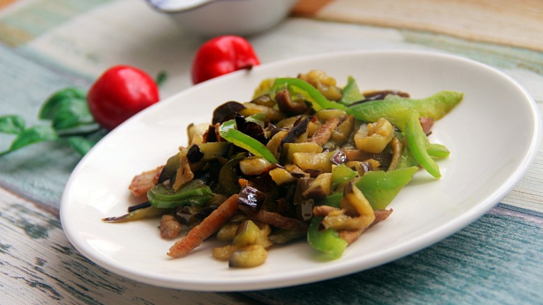 茄子丝炒辣椒丝