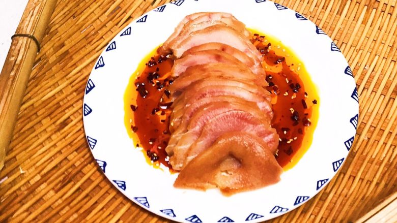 红油猪脸,红油猪脸香辣适宜,口感筋道,不油不腻,喝酒下饭都可以~