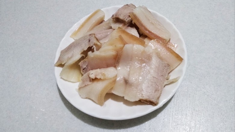 泡椒笋子炒肉片,肥肉切片