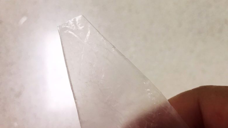 宝宝健康食谱 葱香土豆泥曲奇,取一个花裱袋,尖角剪掉