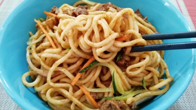 豆干炸酱面,我要开动啦!