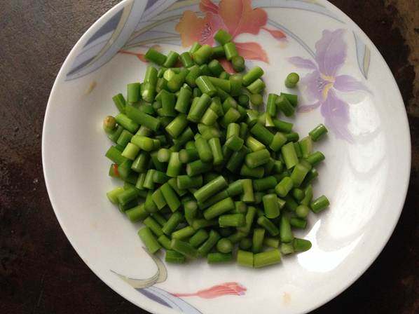十味 豆腐丁鸡蛋酱,蒜苔切小粒