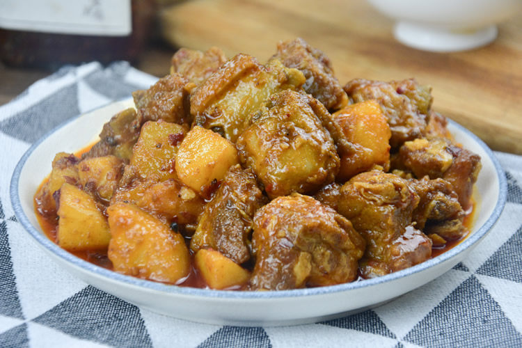 土豆烧排骨