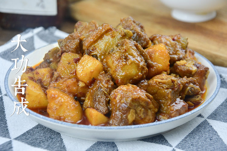 土豆烧排骨,大功告成。