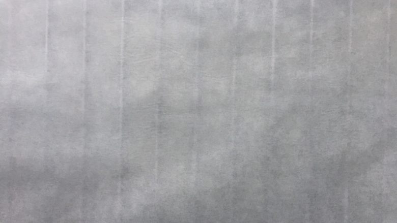 香烤馒头片,3️⃣ 烤箱250°C预热10min,烤盘上垫上油纸。
