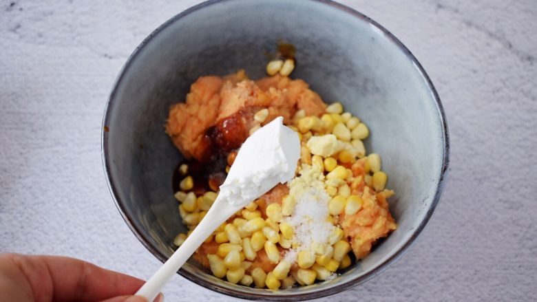 鸡肉杂蔬饼,加入淀粉