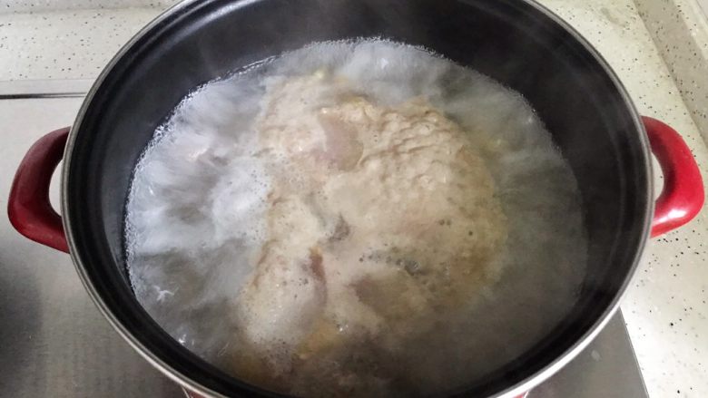 十味 咸肉排骨萝卜汤,煮2.3分钟