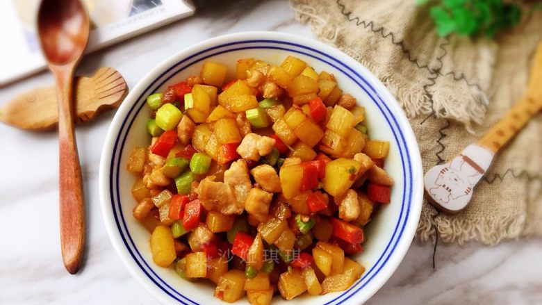 芦笋土豆炒肉丁,简单方便!