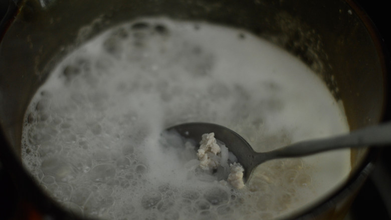 冬瓜瘦肉粥(辅食),搅拌均匀,继续煮约10分钟
