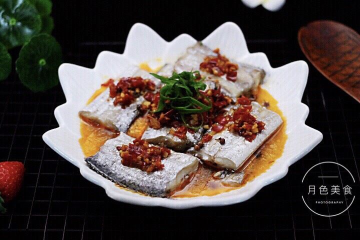 十味  鲜辣诱人的剁椒带鱼,鲜美无比又营养的剁椒带鱼太好吃啦。