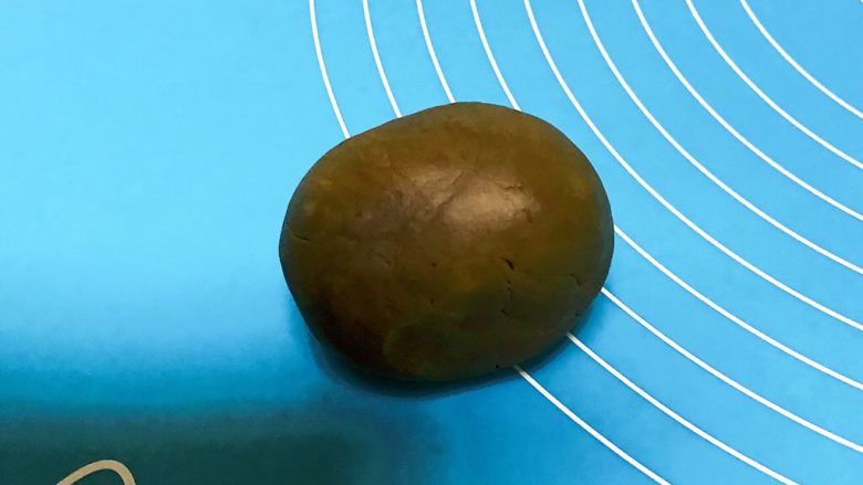 十味 猫爪饼干,取出抹茶面团