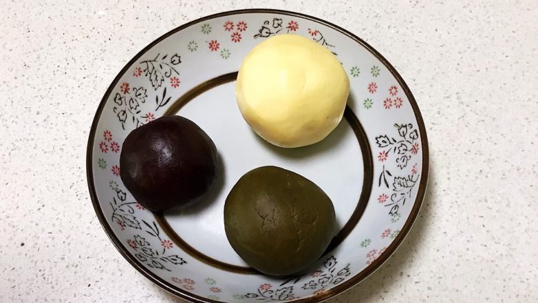 十味 猫爪饼干,三个颜色面团做好了