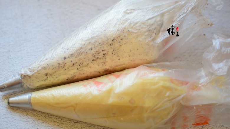 十味 奥利奥豆乳蛋糕盒子,乳酱和奶油都装裱花袋中
