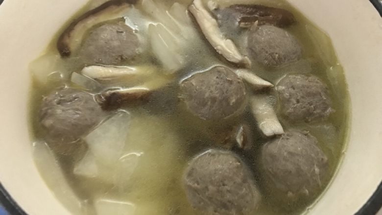 十味 冬瓜香菇牛肉丸汤,煮3分钟后,牛肉丸浮起就好了。