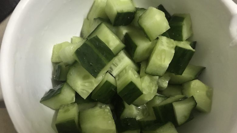 十味 家常酱三丁(黄豆酱版),青瓜切丁。