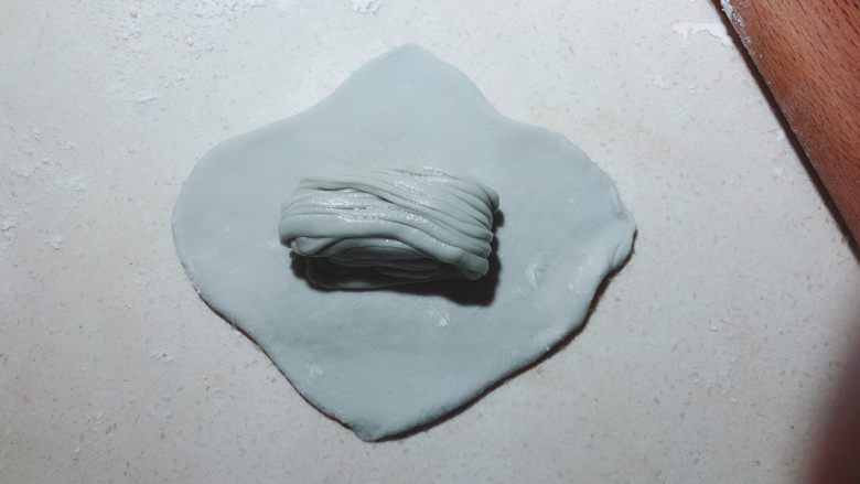 十味  海盐银丝馒头,放上面节。