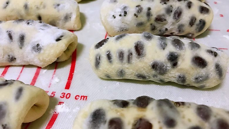 十味 蜜豆馒头,全部卷好。