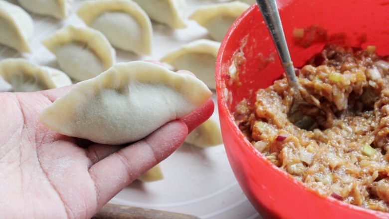 十味 多汁猪肉煎饺,包成你喜欢的样子。