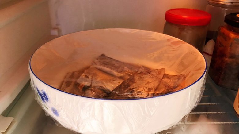 十味 香煎咸带鱼,放入冰箱冷藏一晚