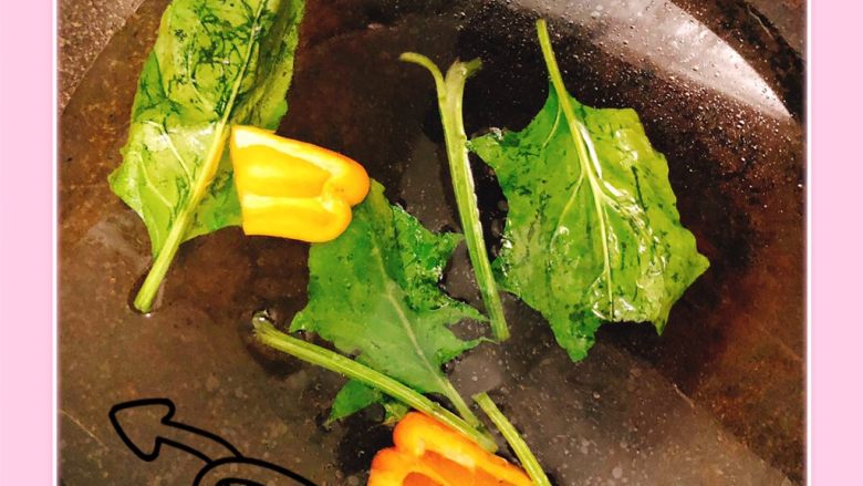 宝宝素培根,菠菜，甜椒焯水