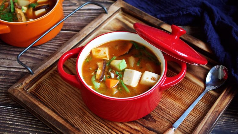 十味 海鲜(白蚬子)豆腐大酱汤,成品图。
