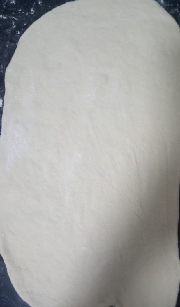 十味 葱油花卷,然后把压扁的面团改成薄片
