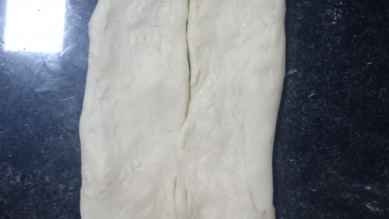 十味 葱油花卷,把面片折叠成如图这样
