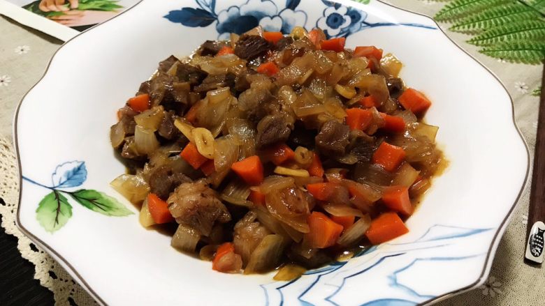 十味 蚝油胡萝卜洋葱牛肉丁,成品图