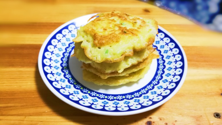 十味  香菜土豆鸡蛋饼,香喷喷的好吃