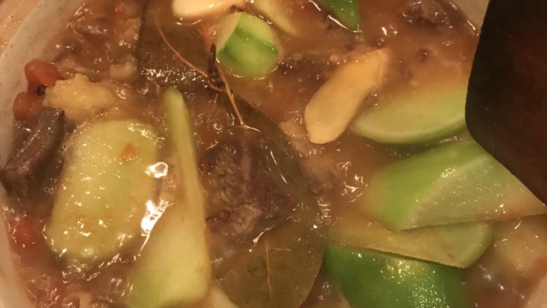 番茄萝卜炖牛腩