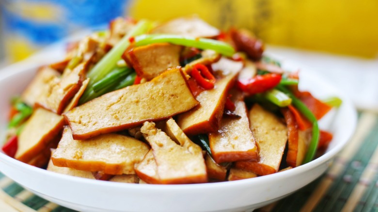 美食丨超级无敌下饭家常菜 芹菜香干 ~,成品。