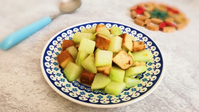 十味 五香干佛手瓜,咸鲜香的五香干和蒜香令佛手瓜非常美味下饭