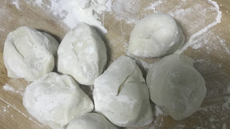 韭菜盒子,面团揪成小面剂