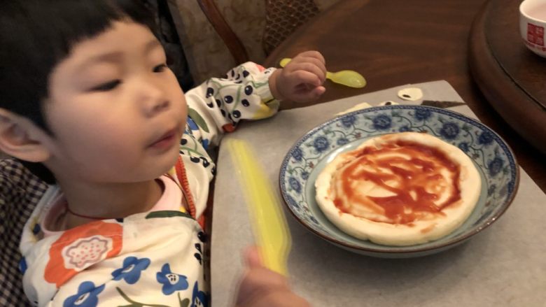 愤怒💢的小鸟披萨🍕,涂上番茄沙司