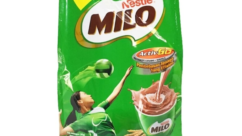 美禄恐龙 milo dinosaur,我买的美禄，是1kg一袋那种，不是三合一的，每次买都把袋子扔掉用密封罐装，所以网上找了个图，大概就是这样。
你想喝浓点，就多放点粉，看自己口味，用热水冲泡开来。喜欢甜的，可以再加点炼奶，比较甜，也有奶味。
我自己有时候会放点纯牛奶，但是不多，只是单纯喜欢增加一丢丢奶味。
