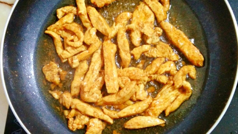 奥尔良鸡肉卷,翻炒均匀