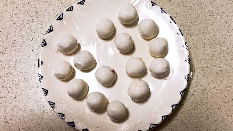 双色暑香汤圆,包了8个红薯汤圆,7个紫薯汤圆