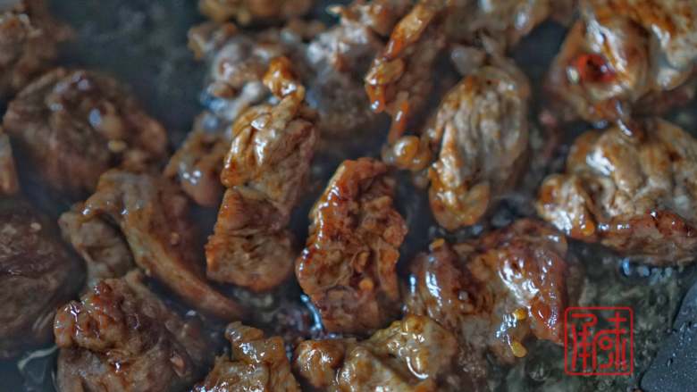 承味洋白菜胡萝卜炖牛肉,你看菜名你就知道今天吃啥!,老抽,和牛肉粉。