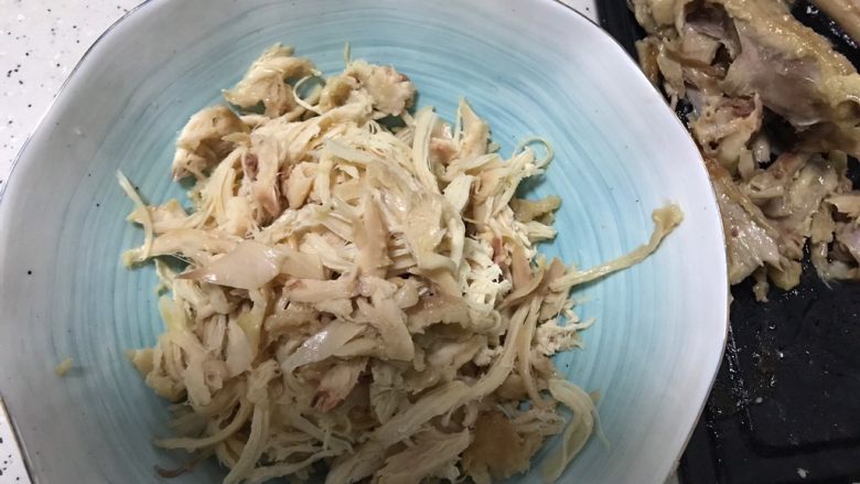藤椒风味手撕鸡~简易版,然后撕碎