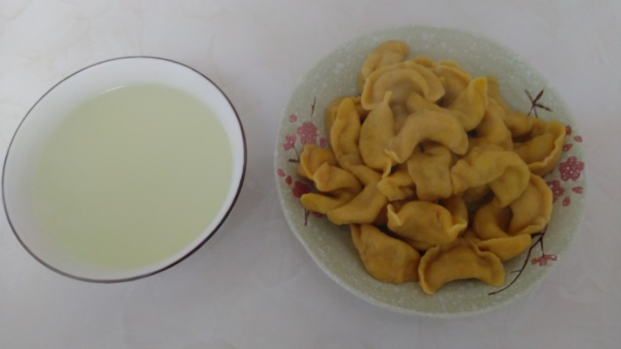胡萝卜鸡肉蒜黄饺子
