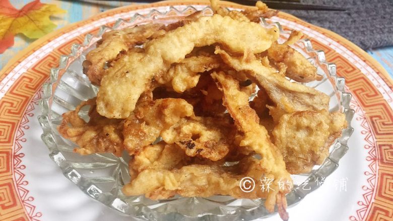 软炸鲜蘑,趁热食用非常香脆,平菇还能咬出汁水