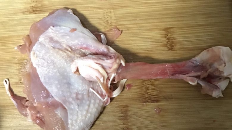 照烧鸡腿三明治,洗净去除骨头