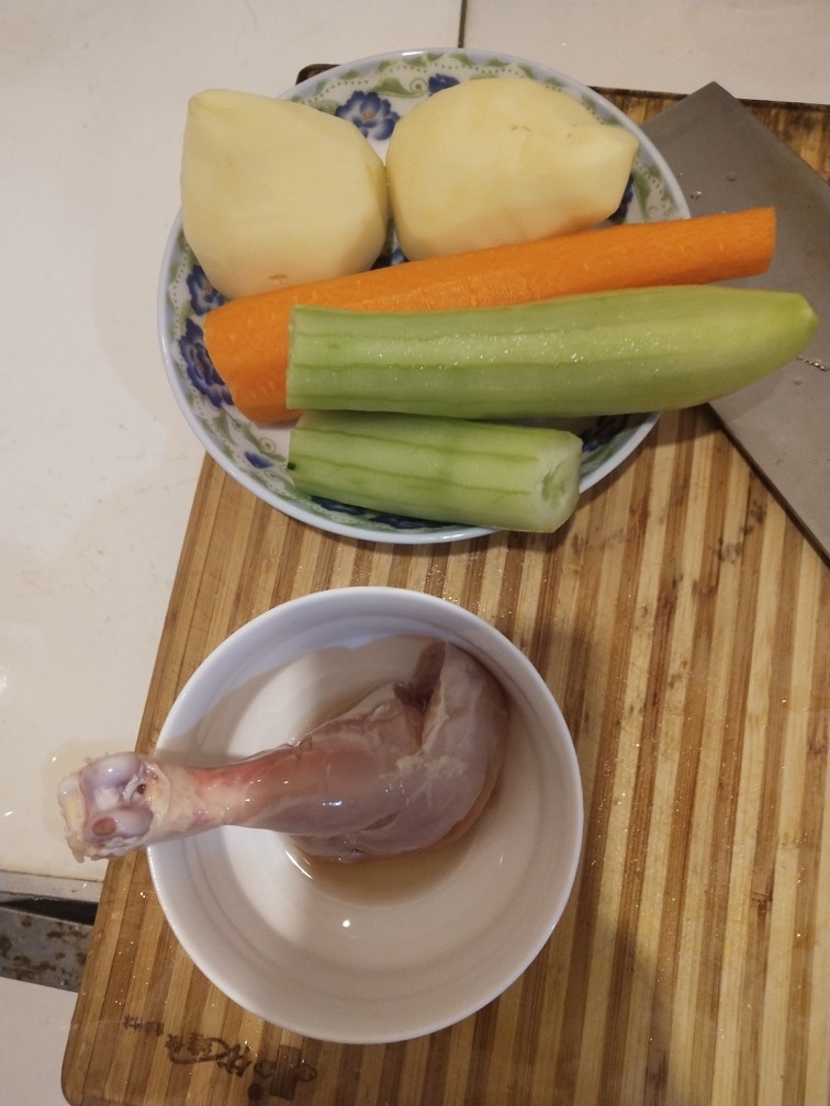 鸡腿咖喱饭,准备食材