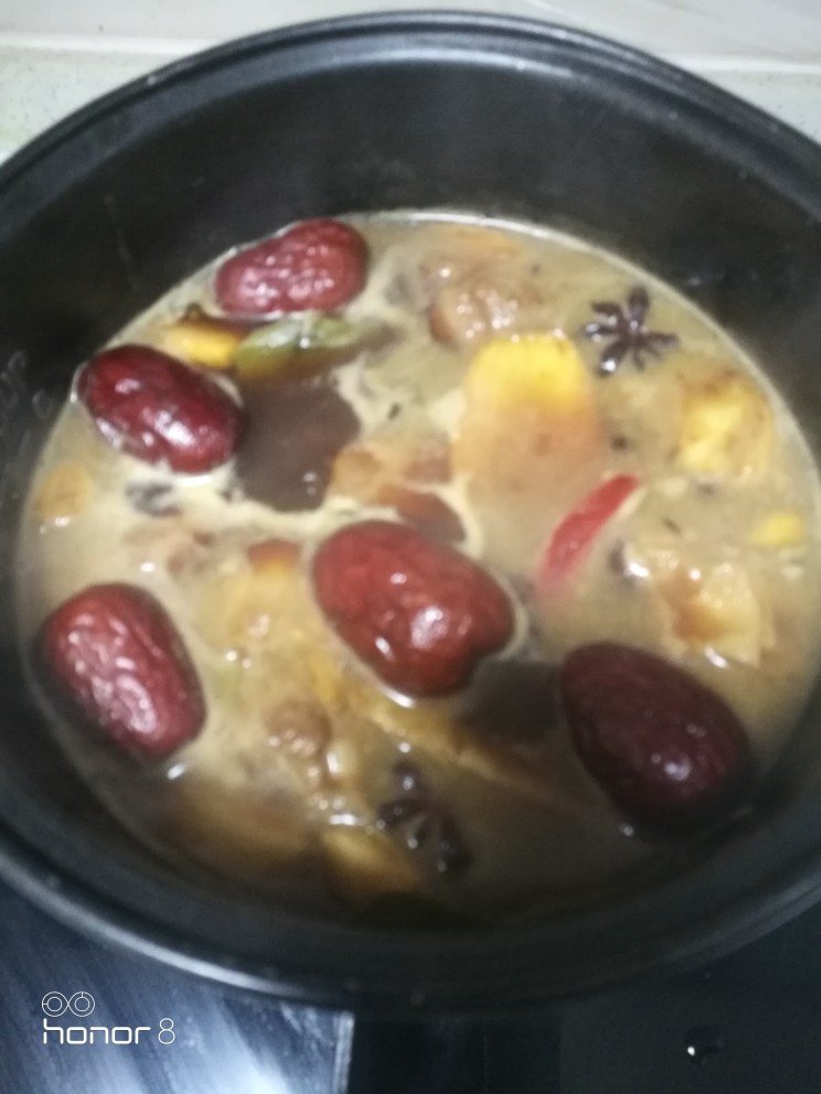 菜谱#红焖羊肉#(创建于13/11~2018),烧开后转小火,焖制30分钟。