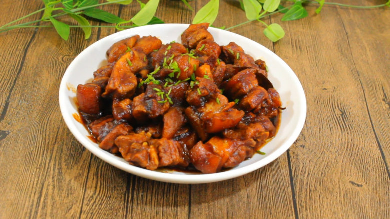 懒人版土豆红烧肉,无需加水版 土豆红烧肉就做好了!