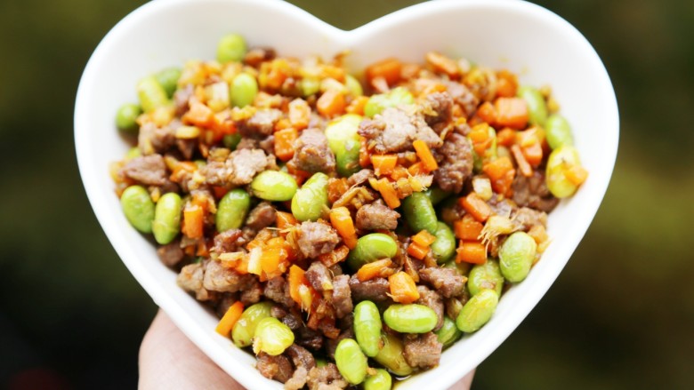 美食丨毛豆炒牛肉 超下饭的家常快手菜,出锅!