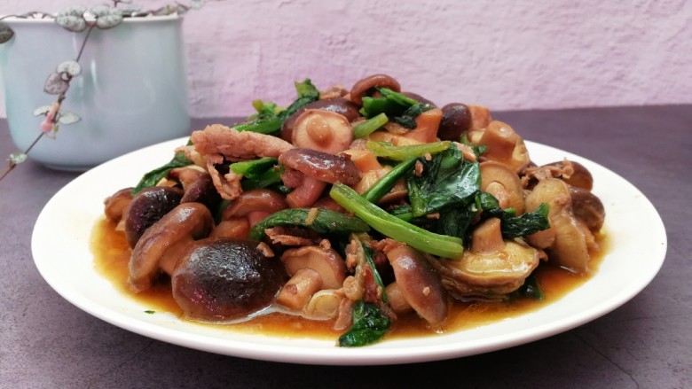 牛肉香菇油麦菜