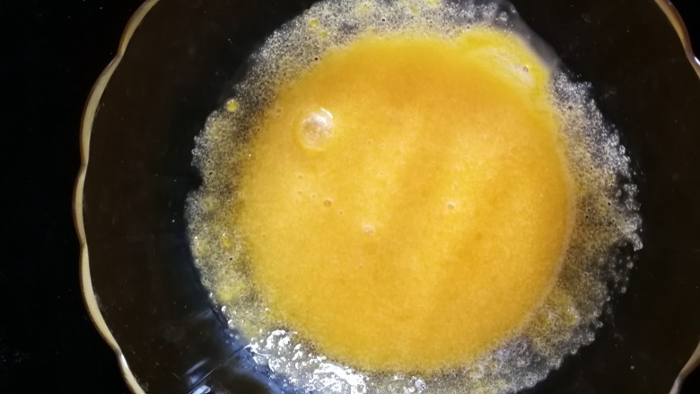 马卡龙~卡仕达酱内陷,搅拌均匀
