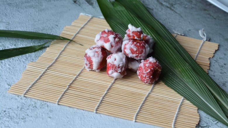百变水果 冬季小零嘴,消食又开胃——山楂雪球,田家喜秋熟,岁晏林叶稀。禾黍积场圃,楂梨垂户扉。