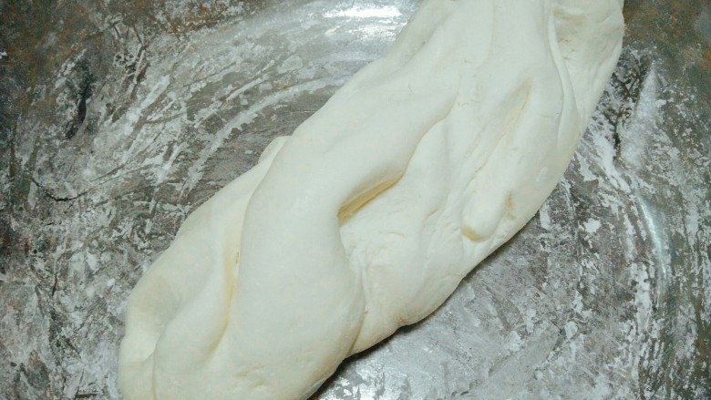 土豆丸(也叫假鱼丸),直到揉成面团